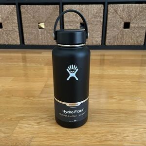 Hydro Flask 32oz Wide Mouth Bottle in Black NWT